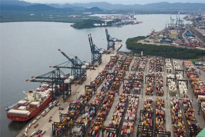 Movimentação de contêineres no Porto de Santos bate recorde em janeiro